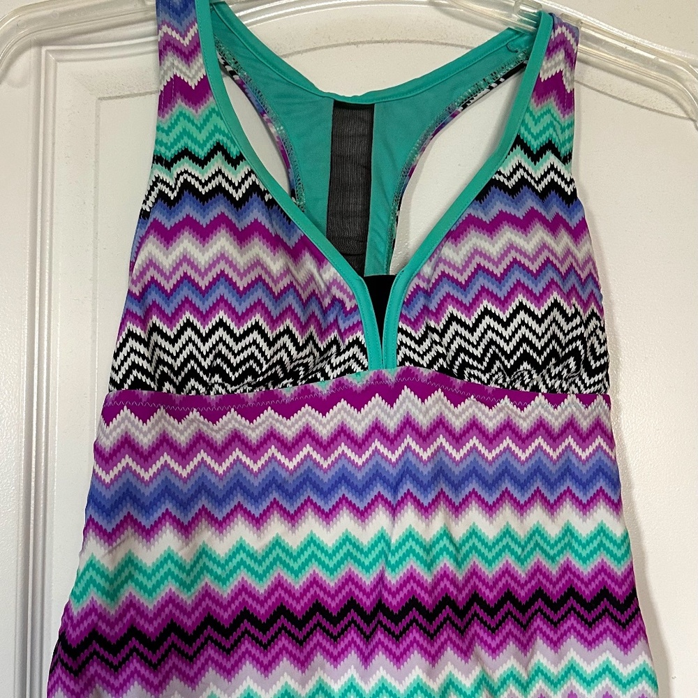 Multi color geometric tankini